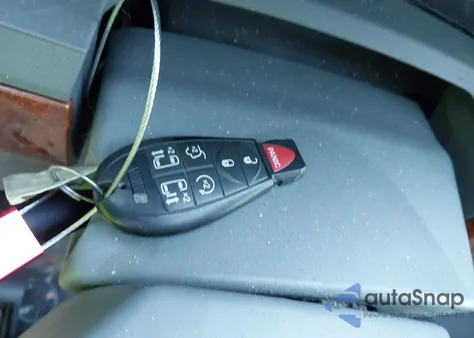 2009 Chrysler Town & Country Touring из США, поврежденный, VIN 2A8HR54119R525248